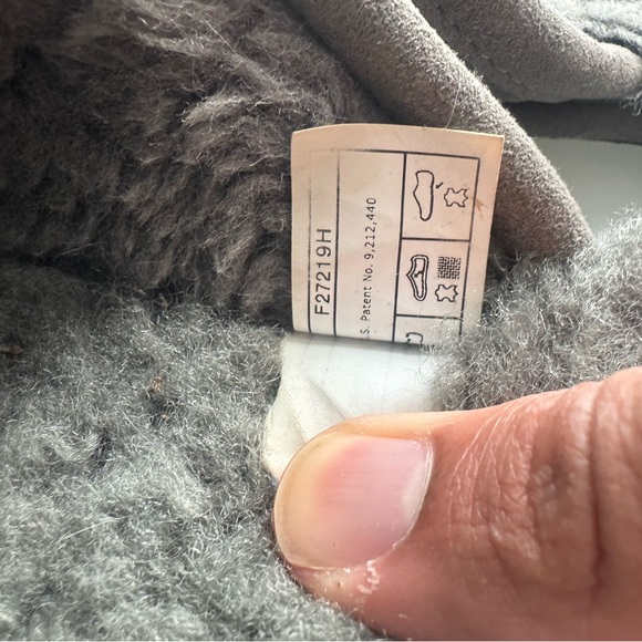 UGG Scuff Logo Slippers | Men’s 13 | Grey/Navy Blue | Suede & Sheepskin Insole - Picture 5 of 16